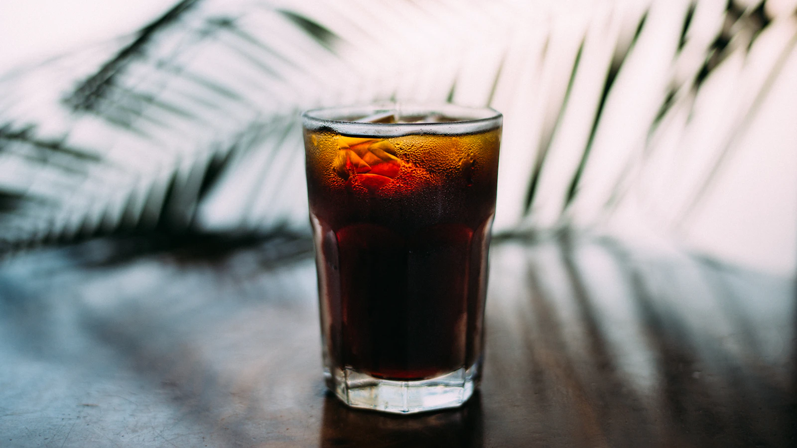Glas met een suikerhoudende frisdrank.